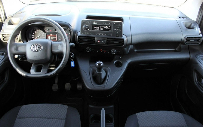 Toyota Proace City Verso cena 65900 przebieg: 116000, rok produkcji 2020 z Jasło małe 326